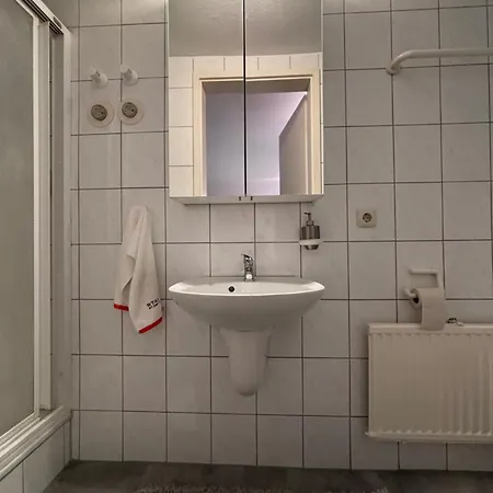 Doppelzimmer In Stuttgart-Birkach - Naehe Musicals Im Si-Zentrum, Messe, Flughafen, Uni Hohenheim Extérieur photo