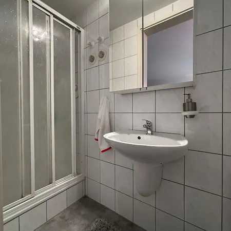 Doppelzimmer In Stuttgart-Birkach - Naehe Musicals Im Si-Zentrum, Messe, Flughafen, Uni Hohenheim Extérieur photo