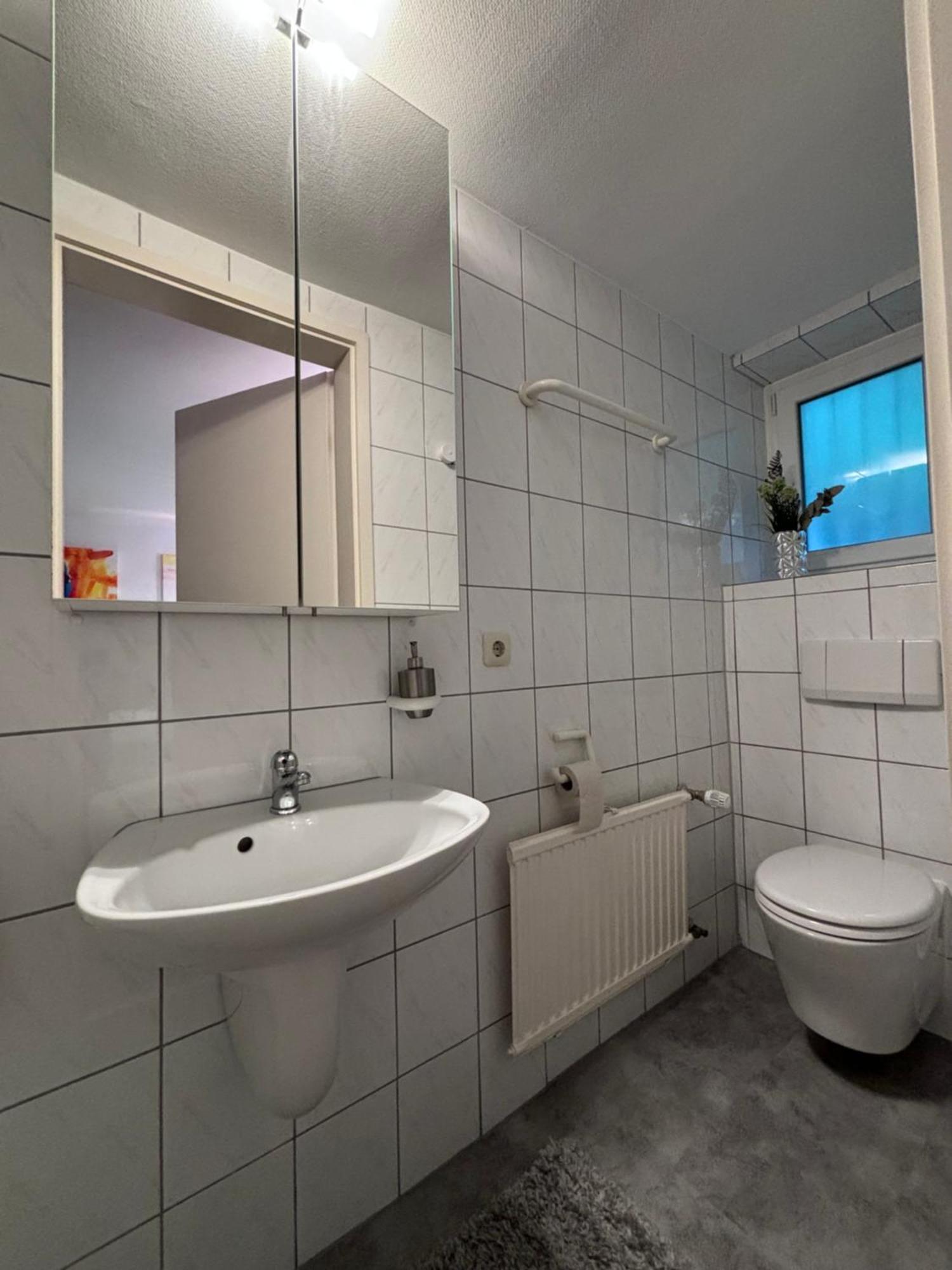 Doppelzimmer In Stuttgart-birkach - Naehe Musicals Im Si-zentrum, Messe, Flughafen, Uni Hohenheim